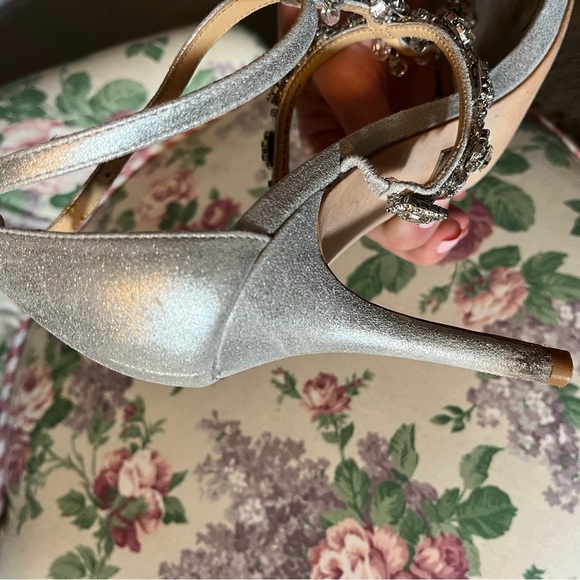 Badgley Mischka ‘Gascade’ Heels - Picture 8 of 10